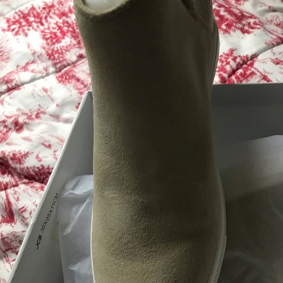 New Steve Madden - Picture 3 of 5